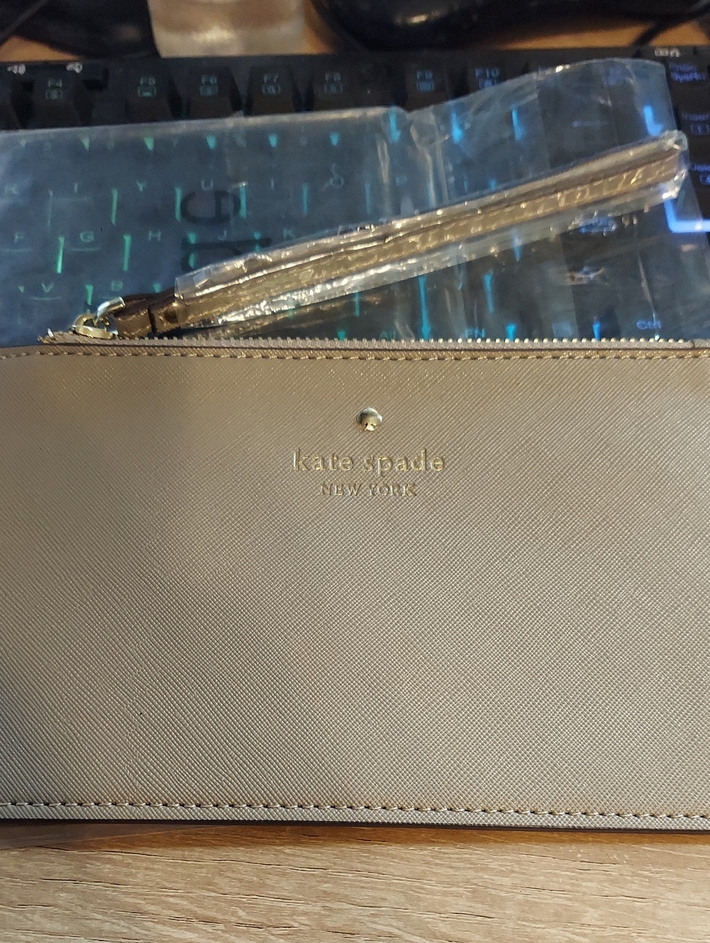 Kate Spade New York Large Zip Around Wristlet - New/Sealed